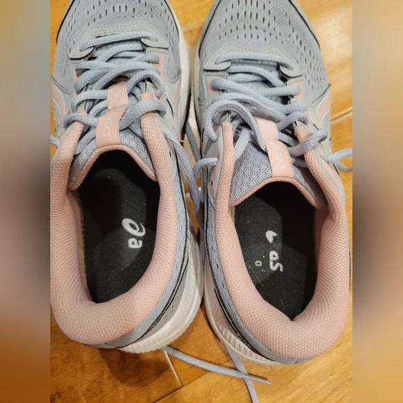 Asics running shoes - Picture 7 of 10